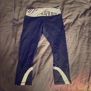 Lulu Lemon capris *MINT CONDITION*